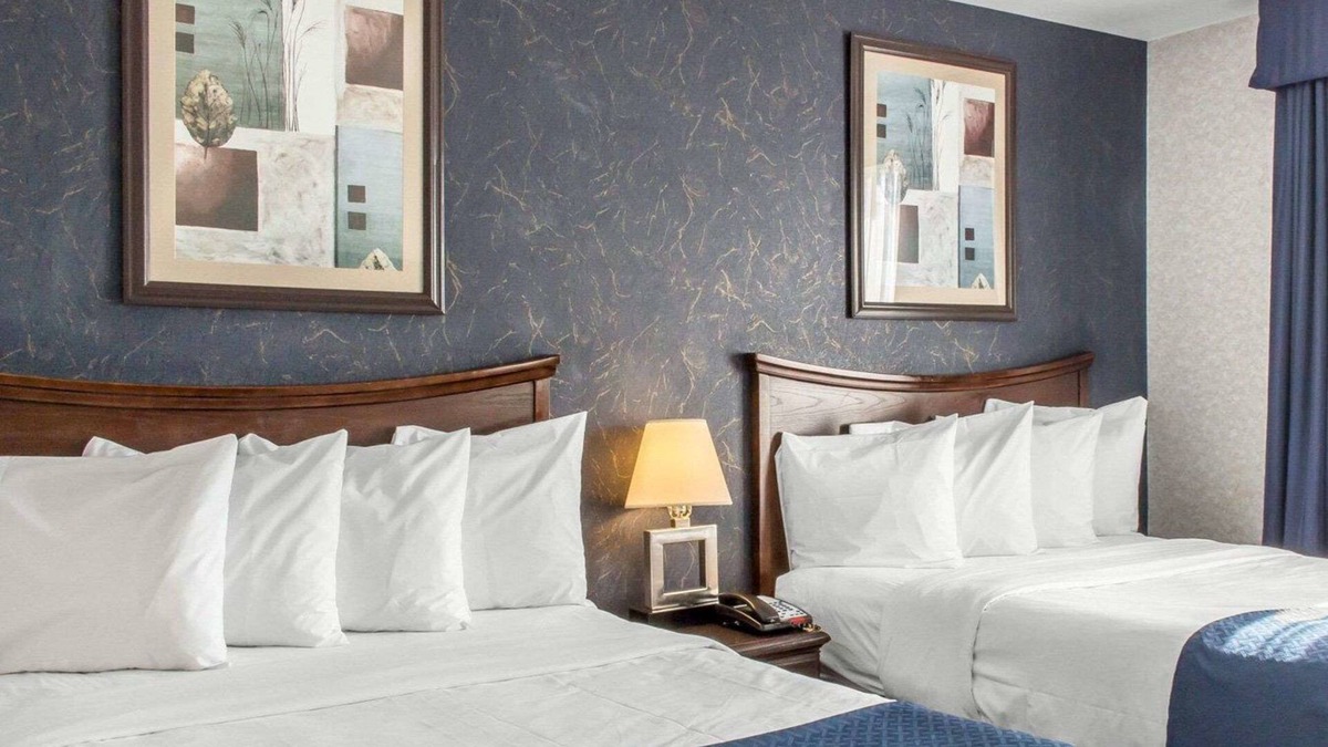 Queens Hotel | Paramount Inn