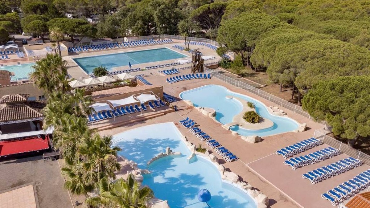 Puget-sur-Argens RV Rental | Parc Saint James Oasis Village