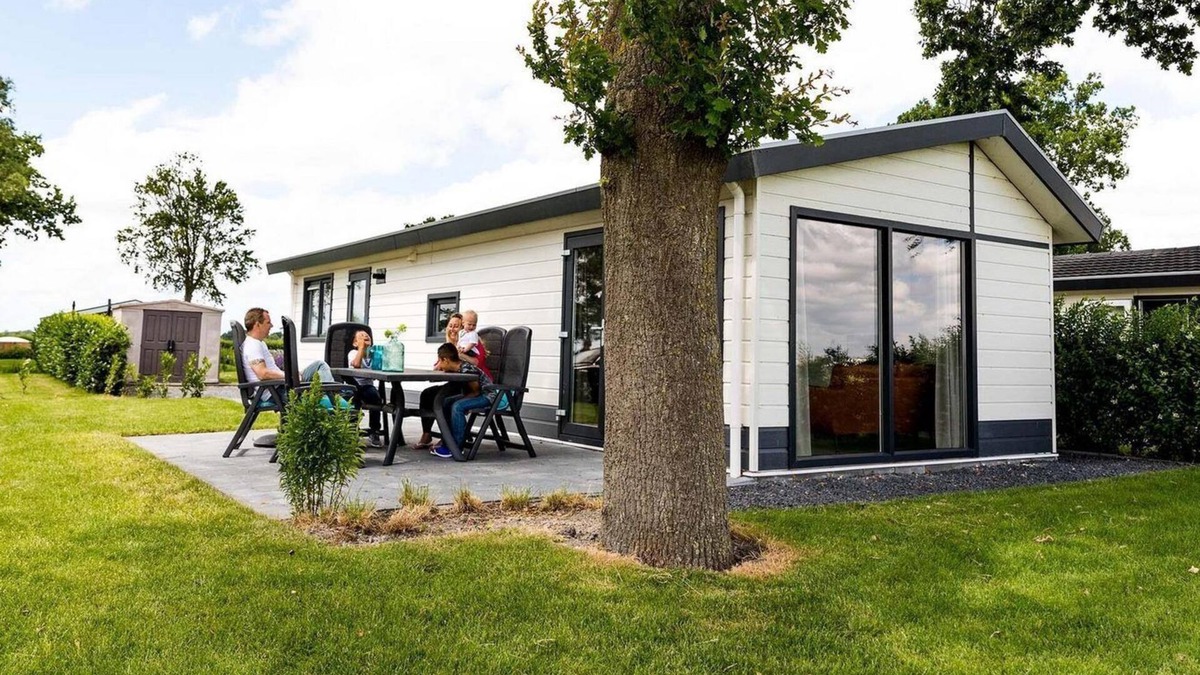 Cromvoirt Ski Chalet | ✓ Parel at Résidence de Leuvert ✓ Holiday home for 5 persons ✓ Located near Den Bosch (Noord-Brabant) ✓ Near De IJzeren Man ✓ Book directly through the park