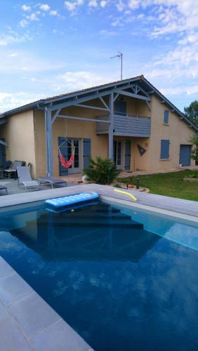 Virazeil House | Parentale Pradère avec piscine