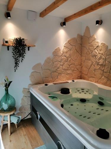 Malzeville Ski Chalet | Parenthèse et spa à deux pas de la place Stanislas