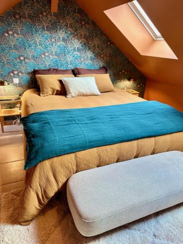 Auxerre Apartment | Parenthèse sous les toits - suite cosy avec jacuzzi - hypercentre