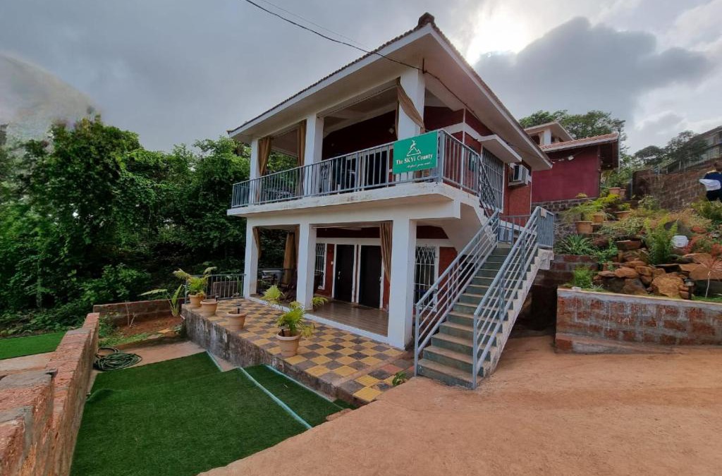 Dapoli Hotel | Parijat-Breathtaking Sky and Hilltop view