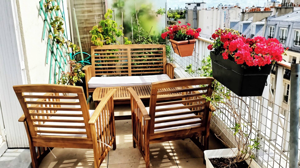 Quartier Saint-Ambroise Apartment | Paris Center, TERRACE. Large 2/3 bedroom Apt, Sunset , Eiffel Tower view