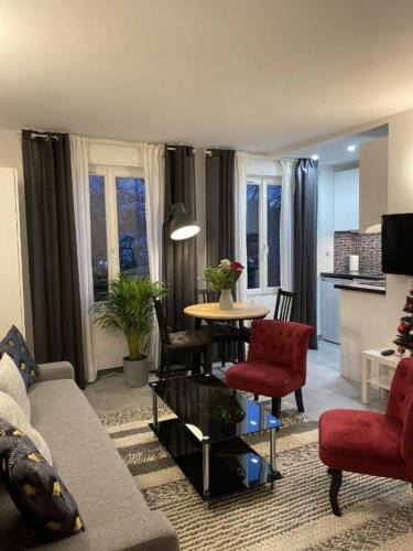 La Celle-sous-Gouzon Apartment | PARIS CITY Flat Studio 103