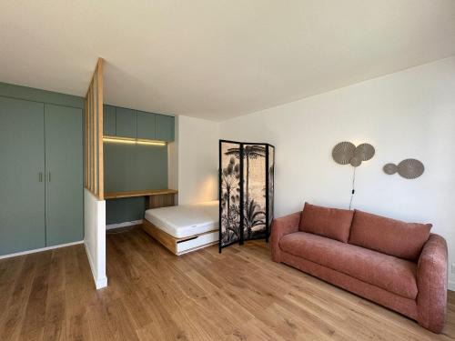 Necker Apartment | Paris La Belle