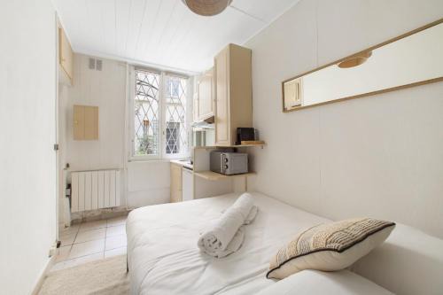 Saint-Gervais Apartment | Paris Marais Ste Catherine