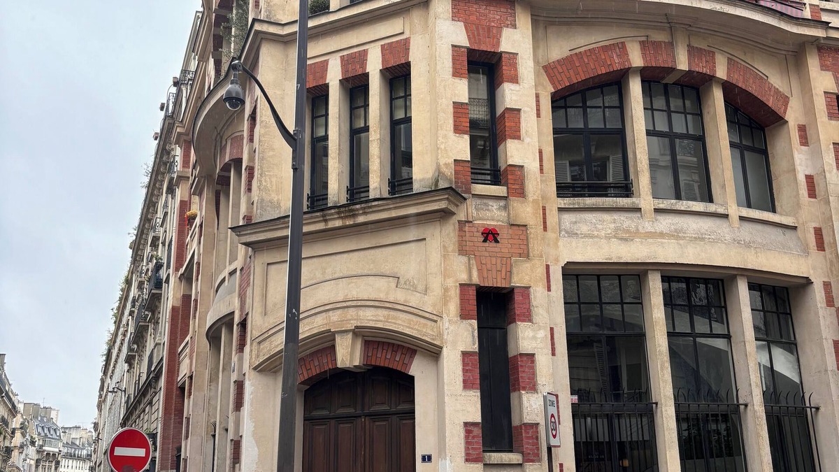 Quartier de Rochechouart Apartment | Paris Montmartre - Triplex de Charme