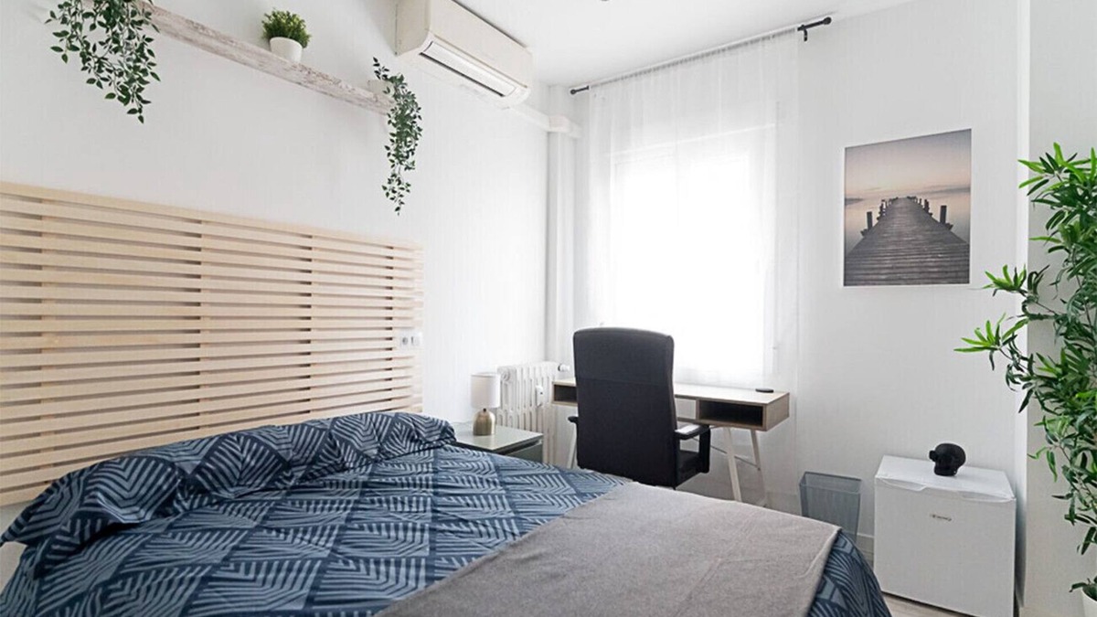 Cotos Bed & Breakfast | Paris: room with comfort, cosiness and shared areas Chamartín – Mauricio Legendre