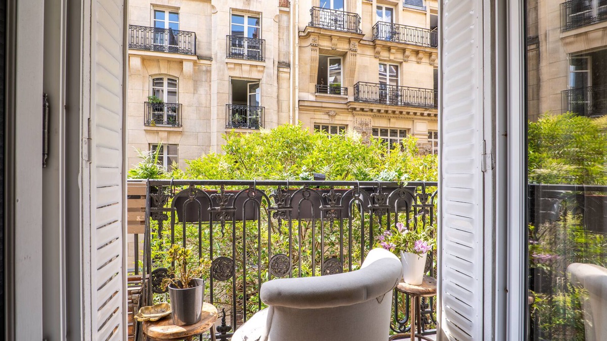 Quartier du Mail Apartment | Parisian Panache, by Veeve