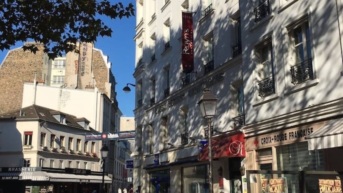 Quartier de la Goutte-d'Or Apartment | Parisian studio, ideal location, Sacré Coeur view