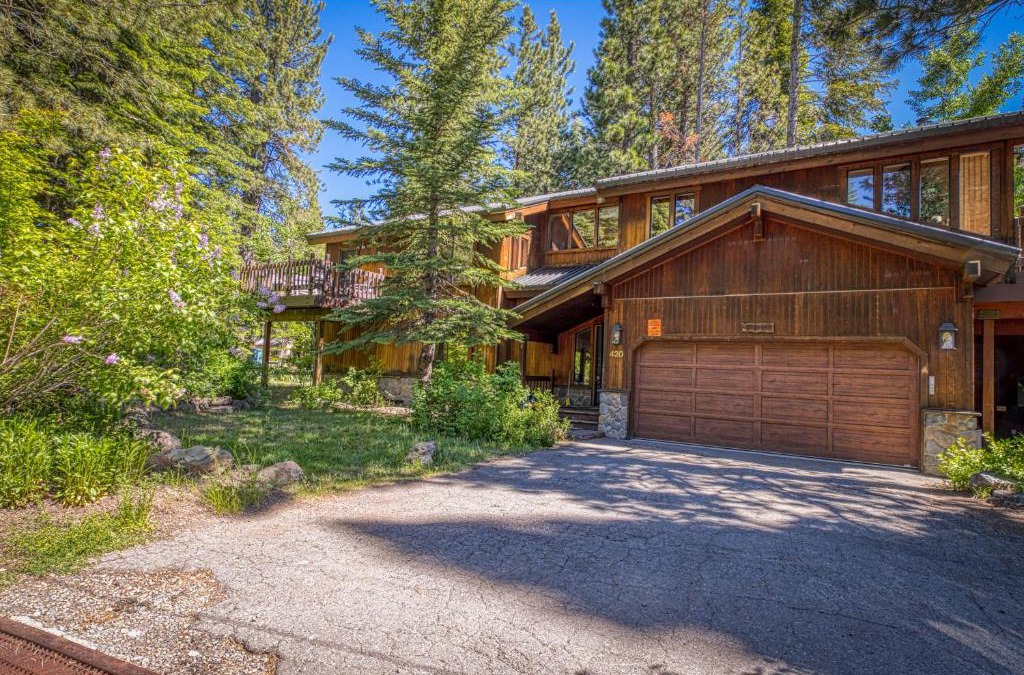 Tahoe Pines House | Park Avenue Tahoe Lodge