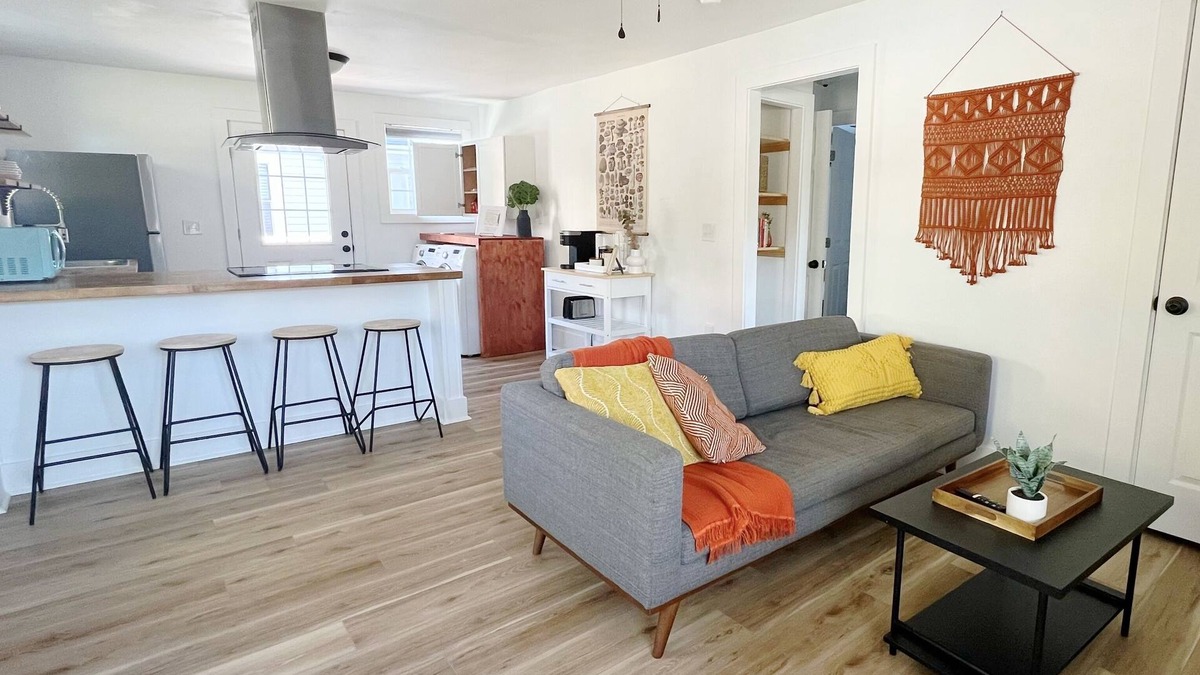 North Charleston Apartment | Park Circle Chateau - Newly Renovated