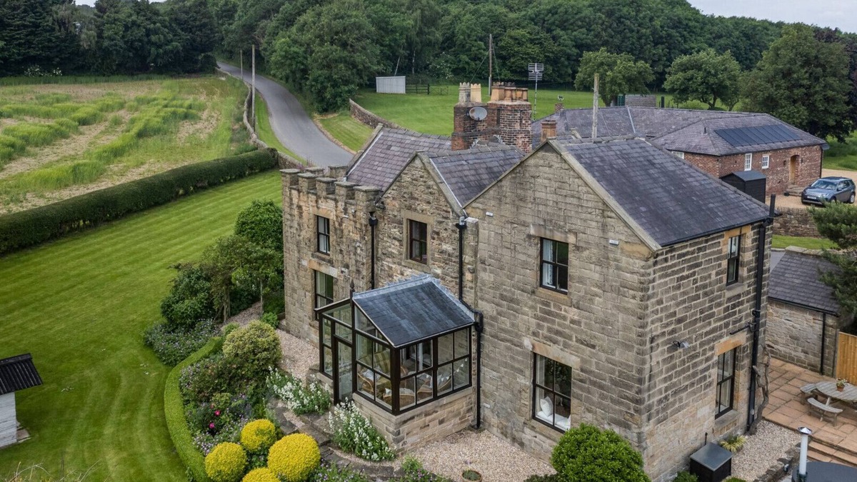Ault Hucknall House | Park Corner - Three Bedroom House, Sleeps 6
