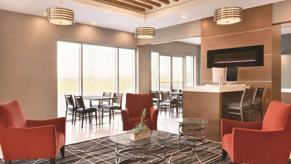 Brampton Hotel | Park Inn by Radisson Brampton, On