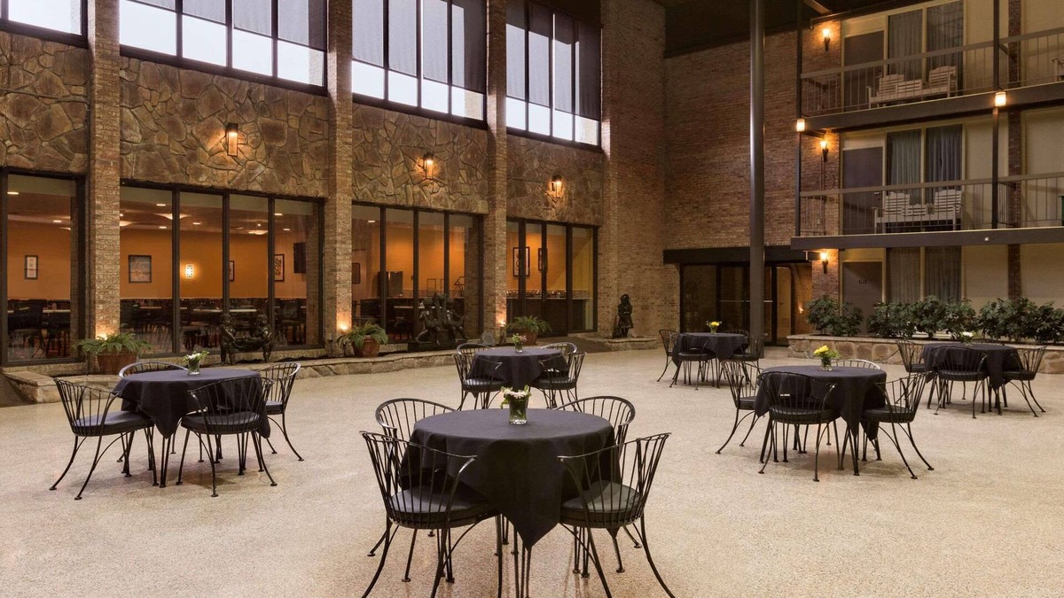 West Middlesex Hotel | Park Inn by Radisson Sharon