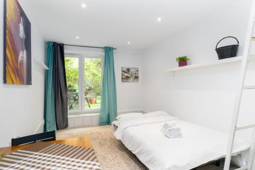 City Centre Apartment | Park Krakowski Homely Studio with Garden