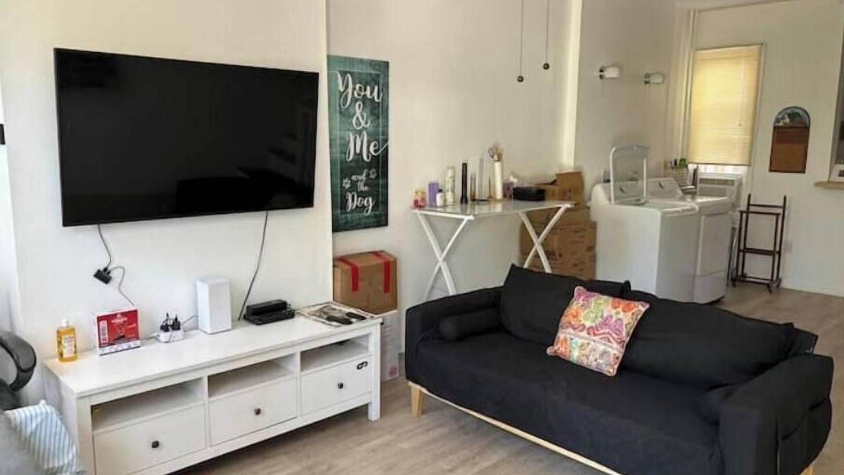 Kensington Apartment | Park, Library across near Centernn