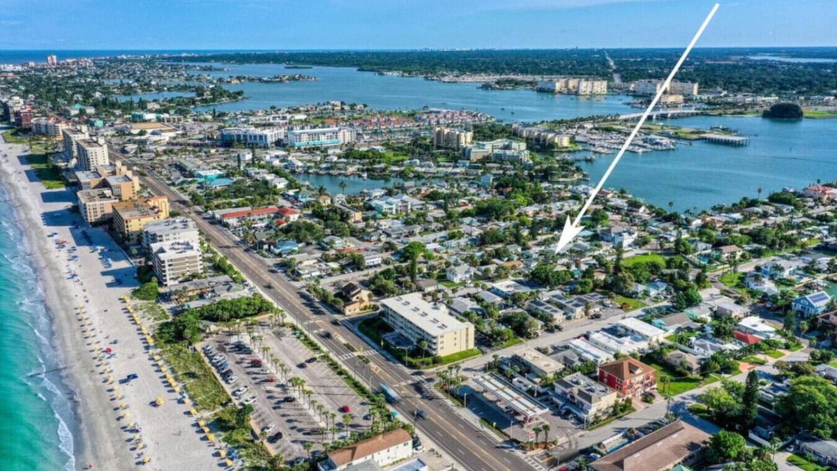 Madeira Beach Apartment | Park Shore Suite 7! Steps to Madeira Beach Access!