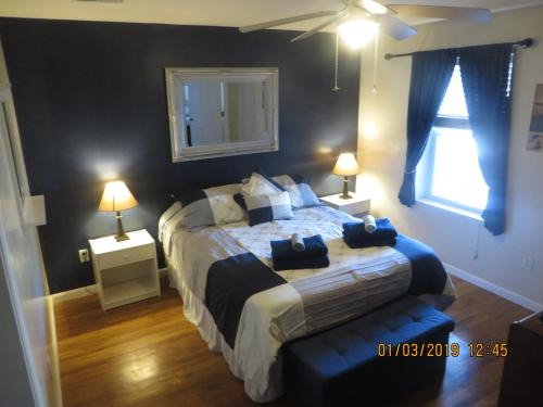 Union City Apartment | Park-View Sleeps 12 3BR
