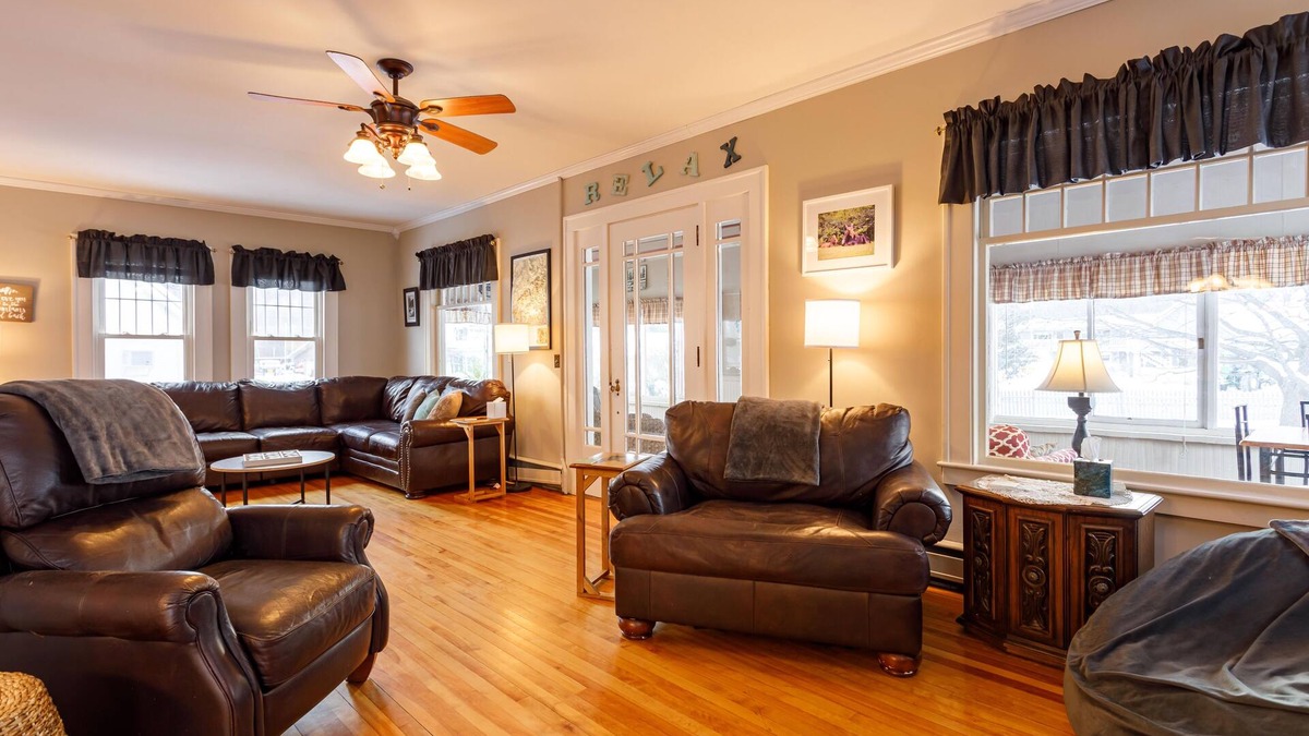 Upper Village House | Park your car and ATV/Snowmobile from the door!