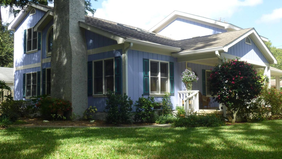 Saint Simons Island House | Park your car! Walking distance to everything.