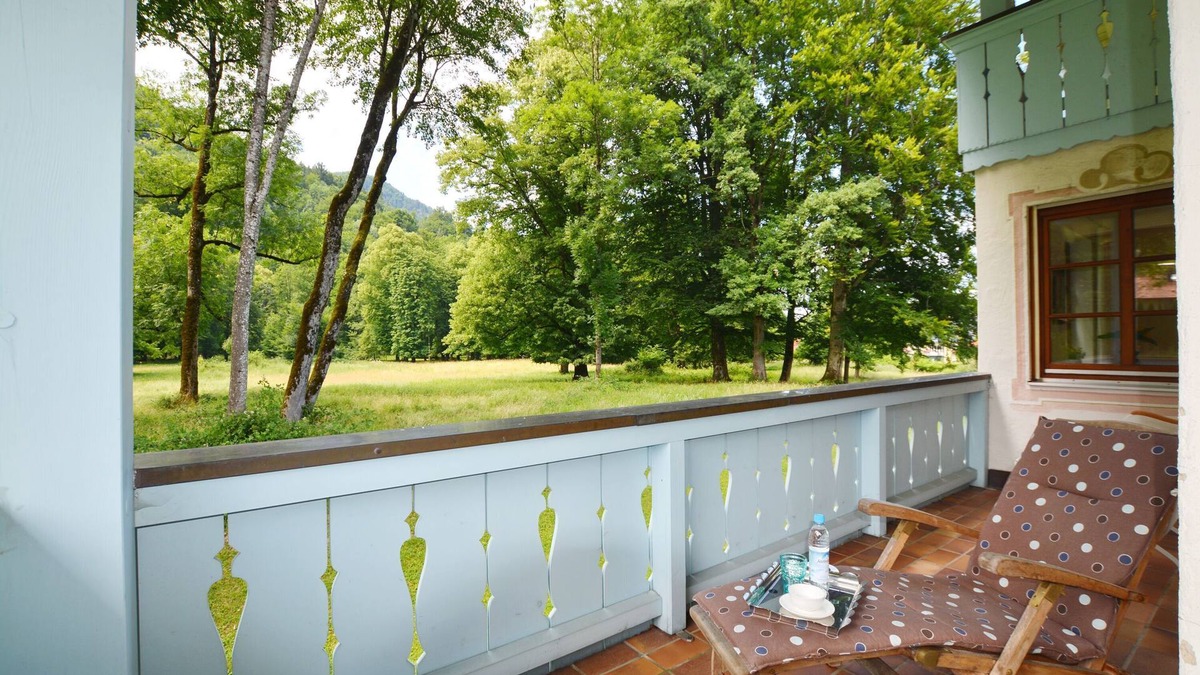 Aschau im Chiemgau Apartment | Parkblick - Holiday apartment "Parkblick": Stylish vacation with a view of the countryside!
