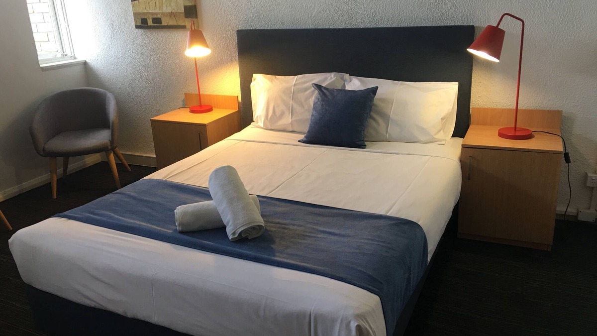 Parkdale Hotel | Parkdale Motor Inn
