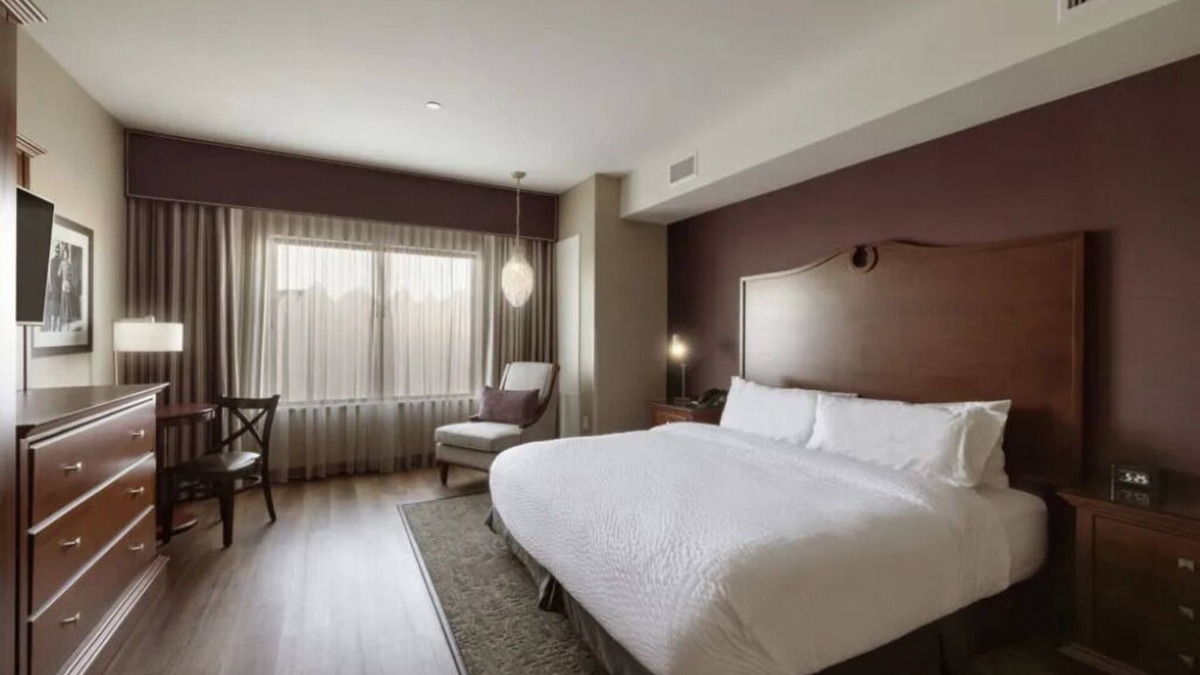 Parker Hotel | Parker Stay | 1 Unit | Central Mainstreet Location