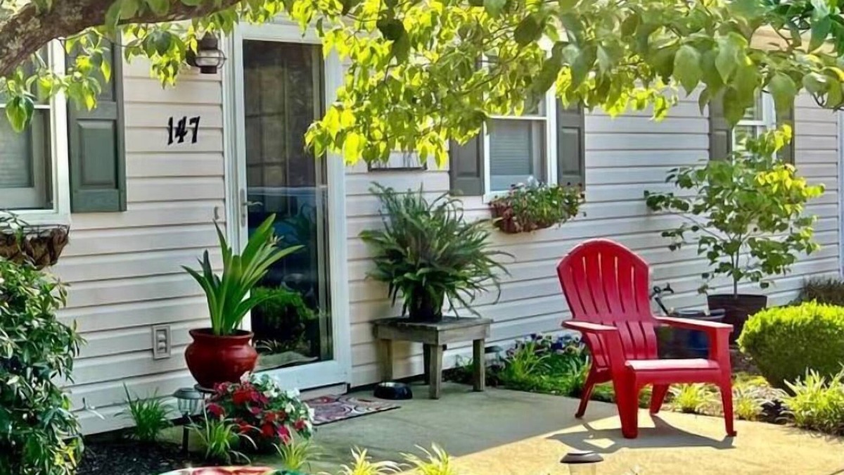 Aiken Apartment | Parkers Flat 147, Comfy and Cozy. Fully Furnished , Sparkling Clean .