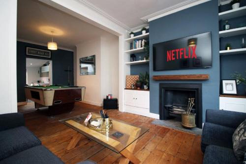 Adamsdown House | Parking | 2BR | Luxurious