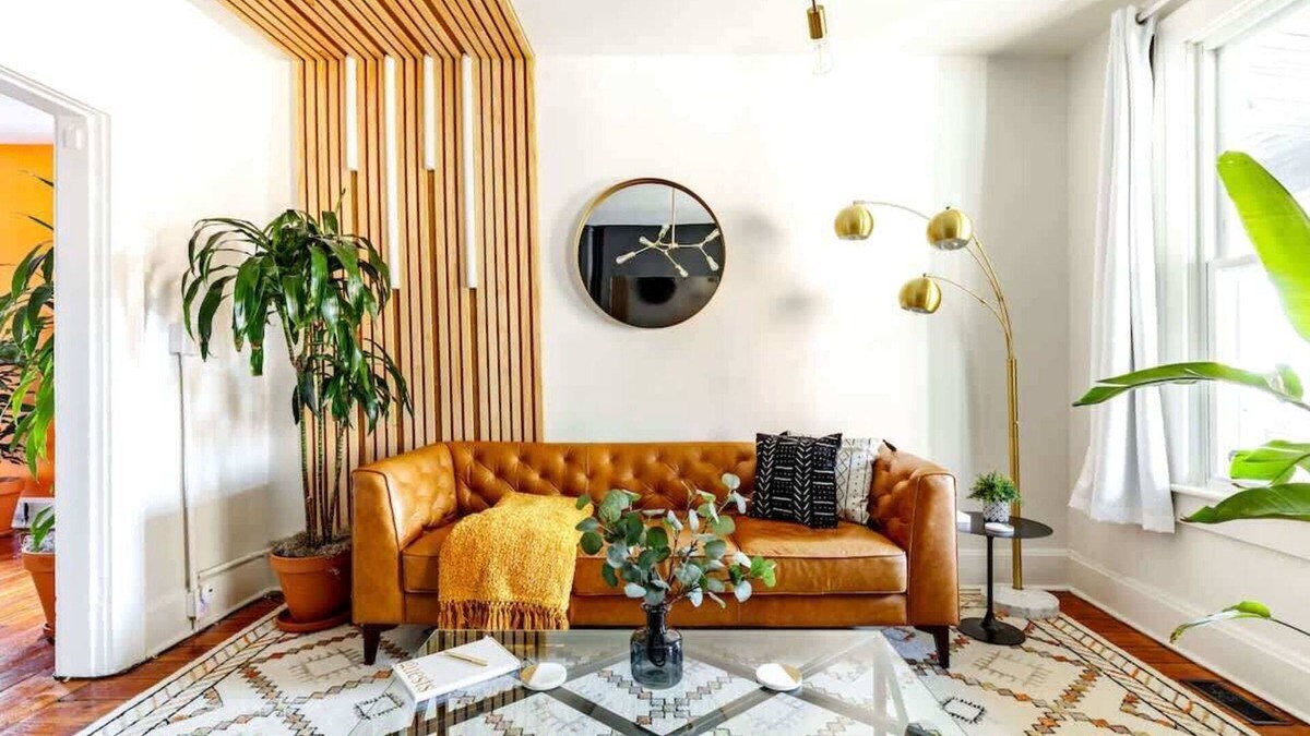 Italian Village House | Parking - Convention - Short North - King Bed
