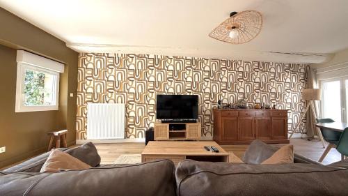 Montmerle-sur-Saone Apartment | Parking et extérieur à 50m de la Saône