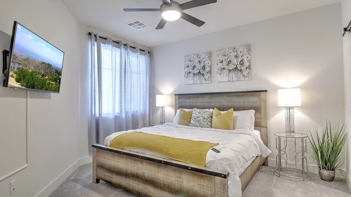 North Scottsdale Airpark Condo | Parking 》Gym + Pool 》Near TPC & Scottsdale Quarter