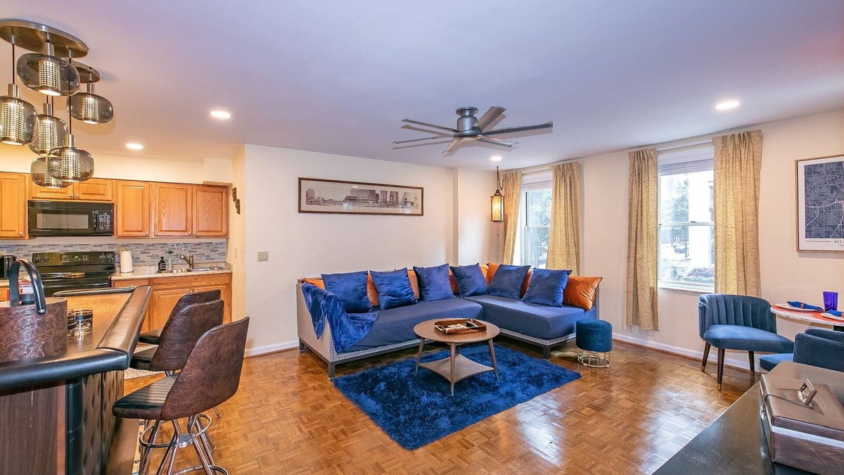 Peachtree Center Condo | Parking Included! Comfortably sleep 4 Downtown Atlanta