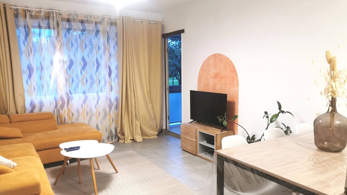 Reze Apartment | Parking Privé-Balcon -Vue Parc