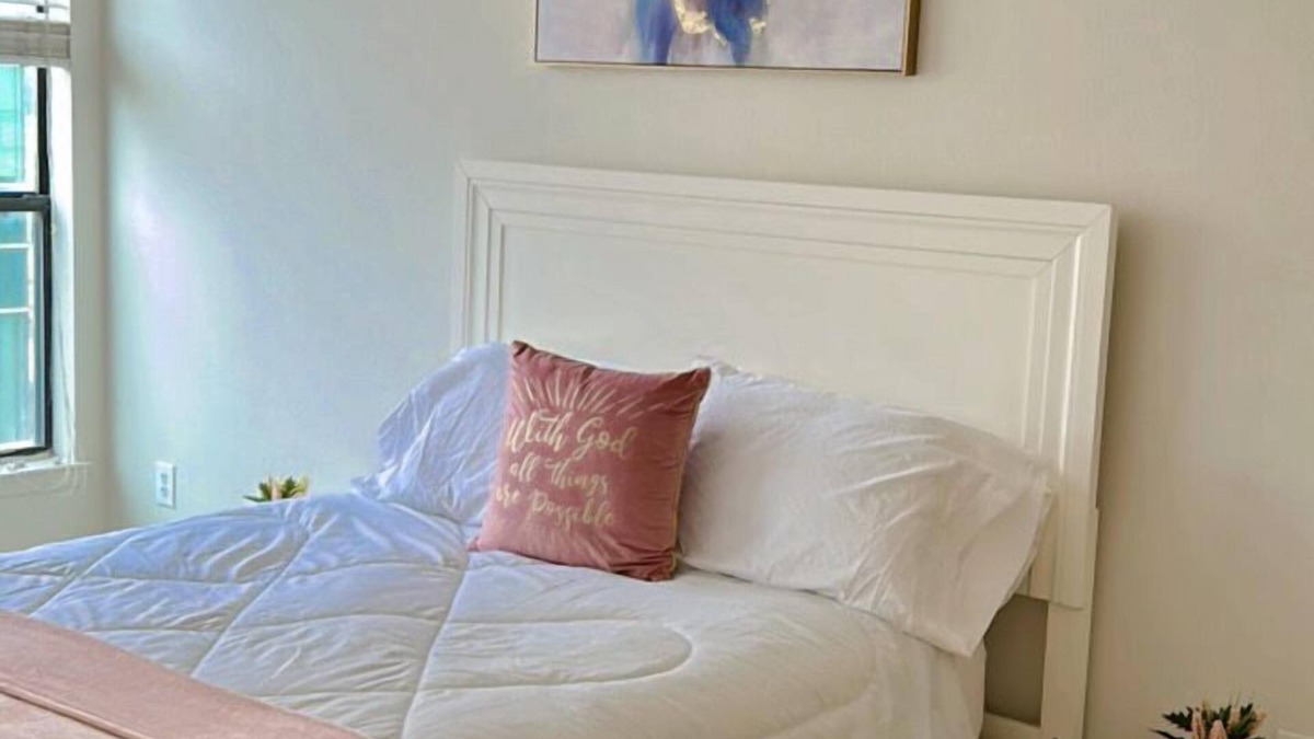 North Burnet Apartment | Parking, Tesla E-Charge, Remote Work area, Shopping, Restaurants, Nightlife