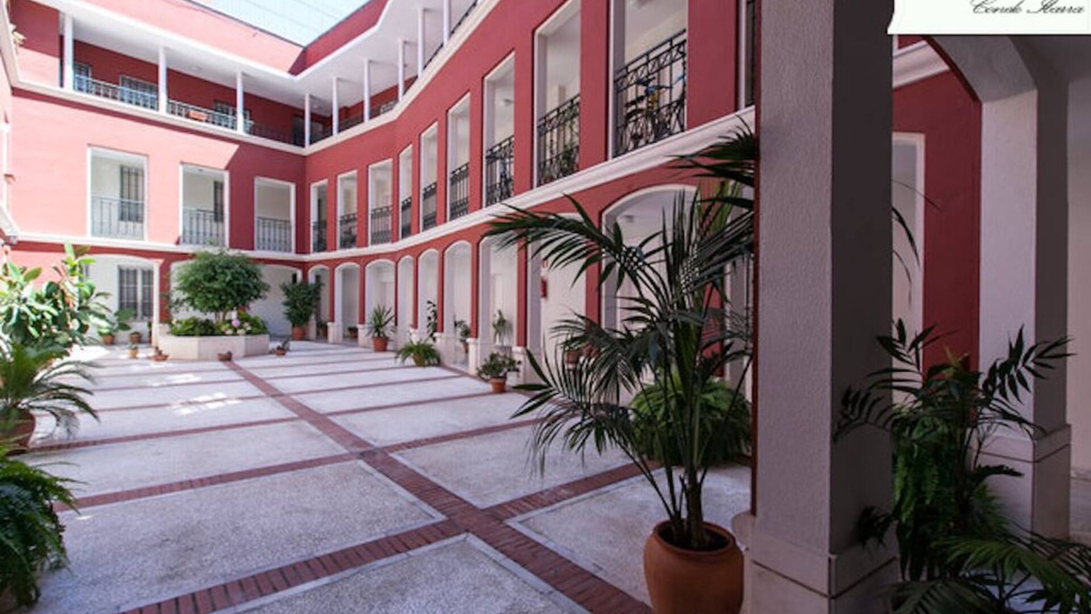 San Bartolome Apartment | Parking-WiFi-central-calm + 20 €/d