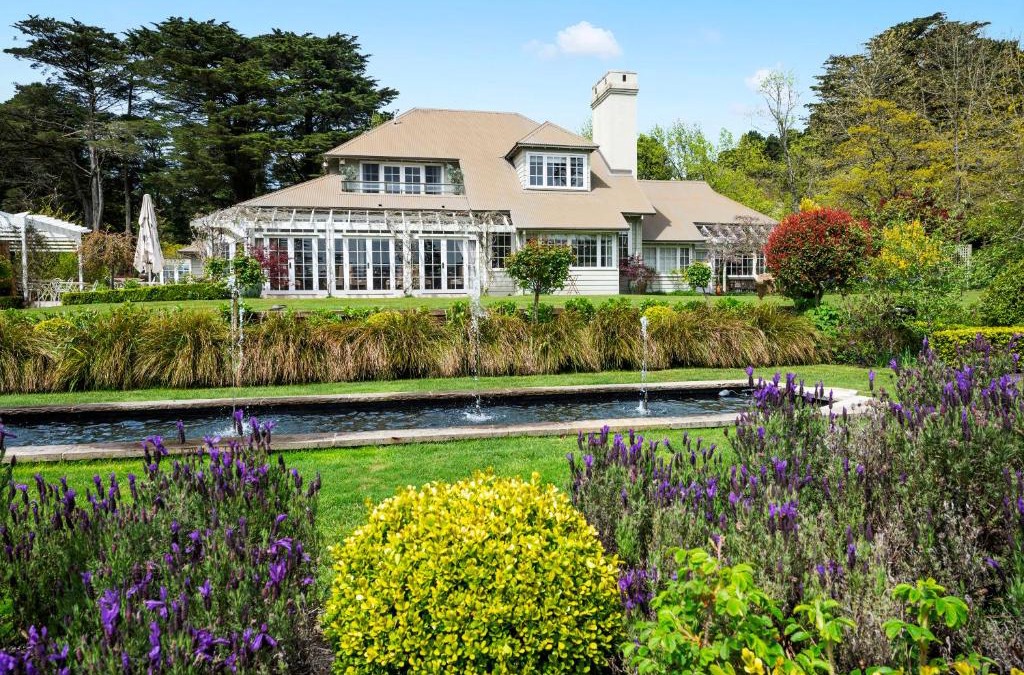 Blackheath Hotel | Parklands Country Gardens & Lodges Blue Mountains