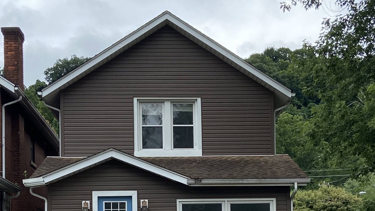 Ashland House | "Parkside Gem: Across from UK/KDMC"