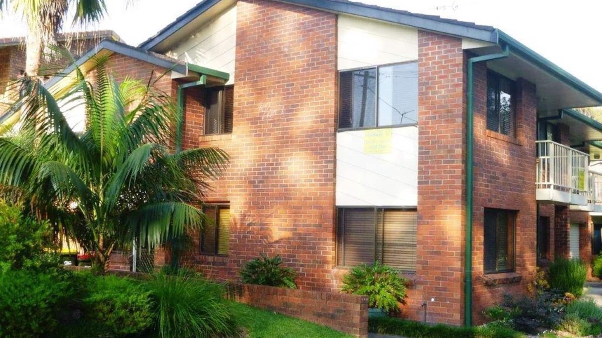 Black Head House | Parkview 1 Coastal 3 bedroom home,100m stroll to the beach, parks, cafés