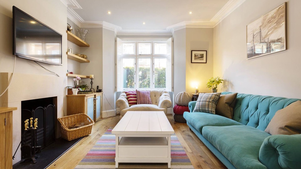Gospel Oak House | Parliament Hill Townhouse, by Veeve