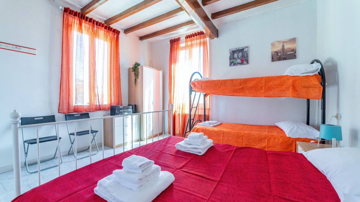 Parma Apartment | Parma Centro Torri Huge Apartment x6