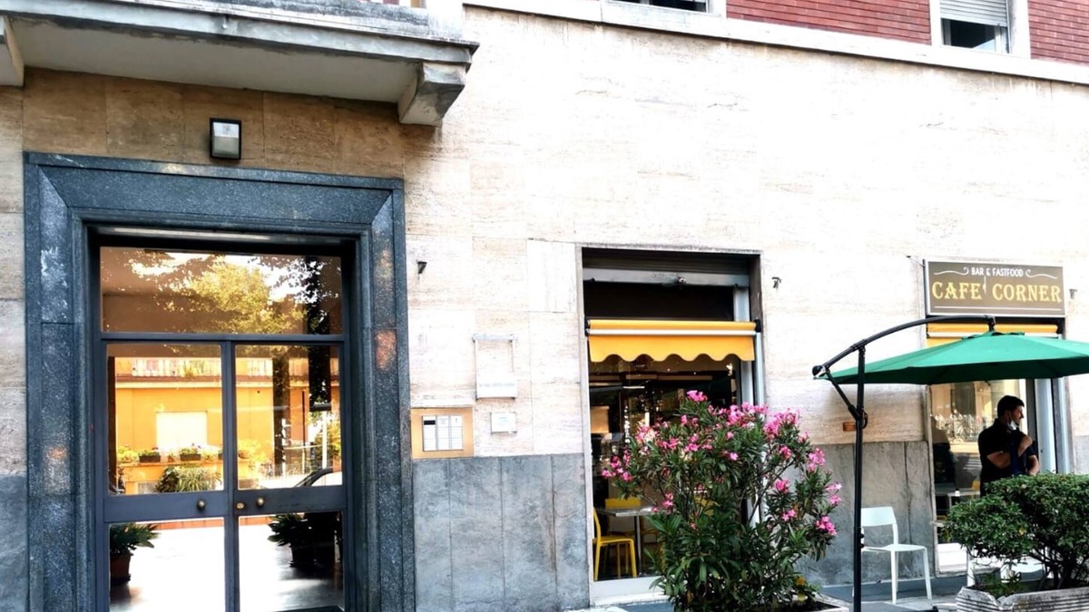 Parma City Centre Apartment | Parma Express: Apartment Front of Train Station & Parking