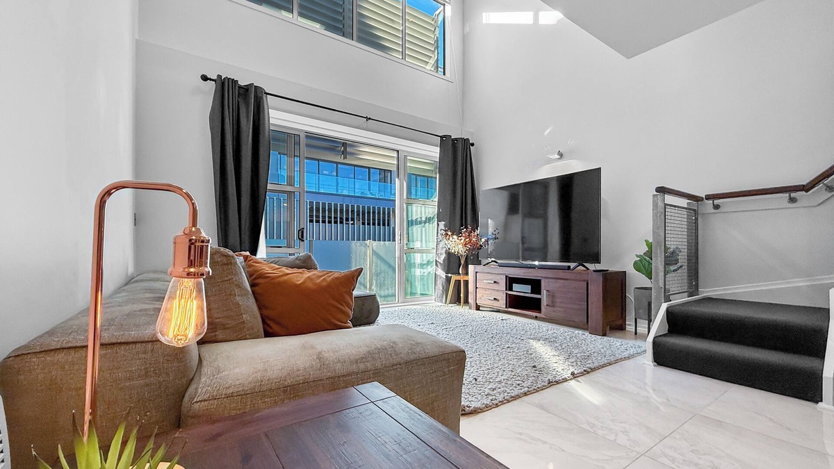 Parnell Apartment | Parnell Escape | Enormous Loft Apartment | Shops