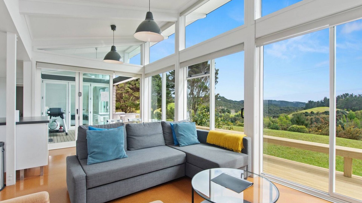Russell House | Paroa Bay Chalets - Te Whare Kereru