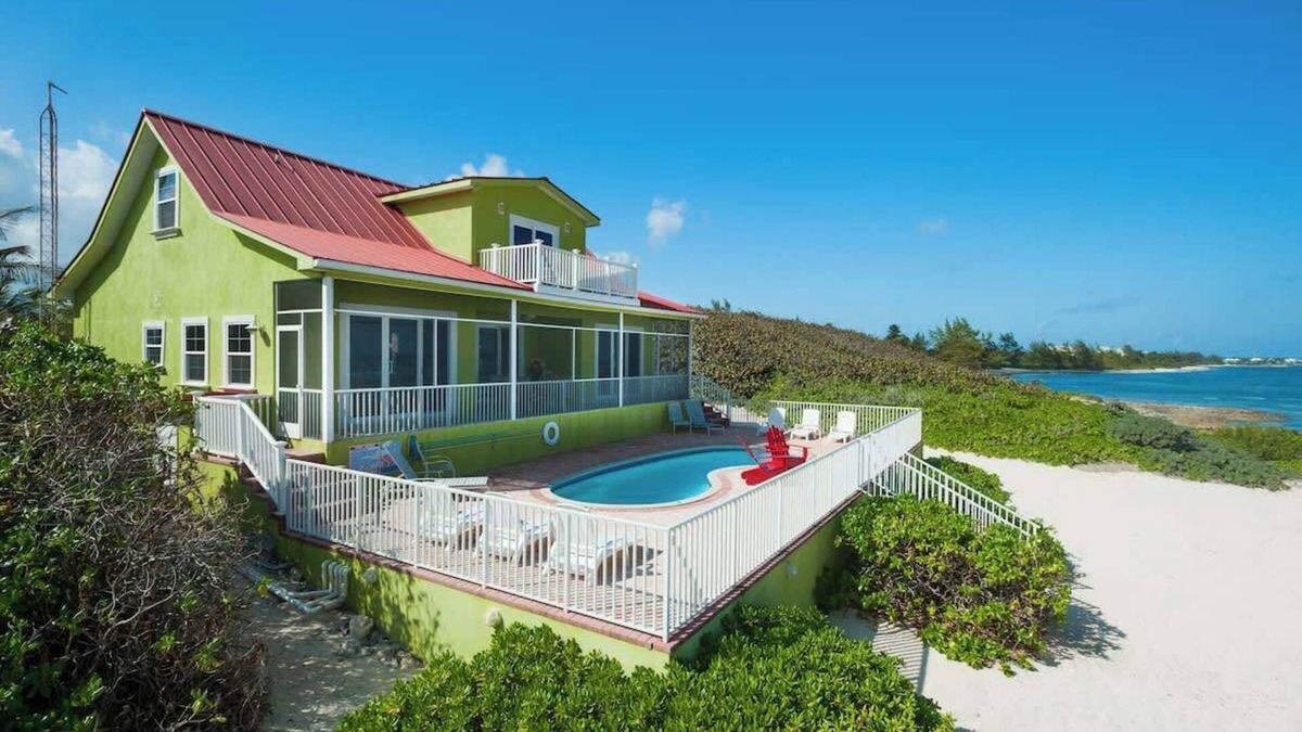 North Side House | Parrot-ise 4 Bedroom Oceanfront Villa in Cayman Kai