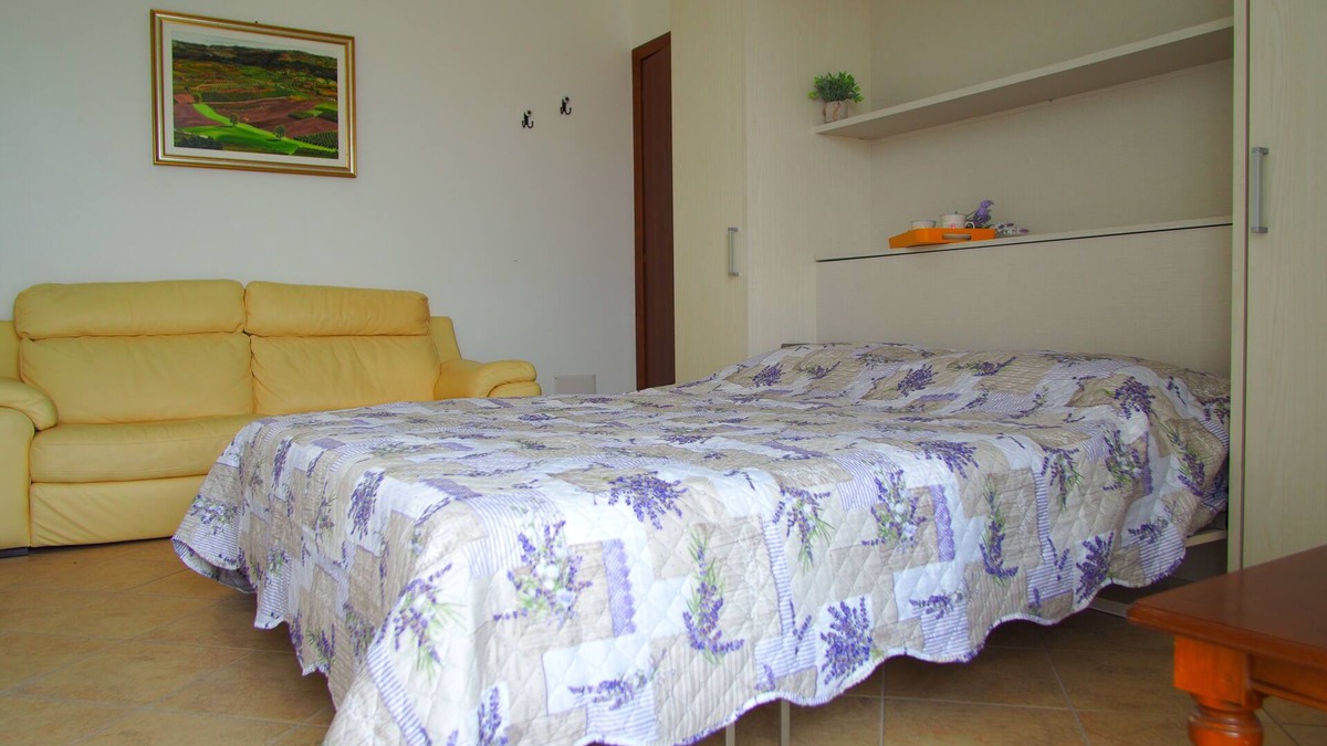 Verduno Apartment | Parson's Vineyard Brown B