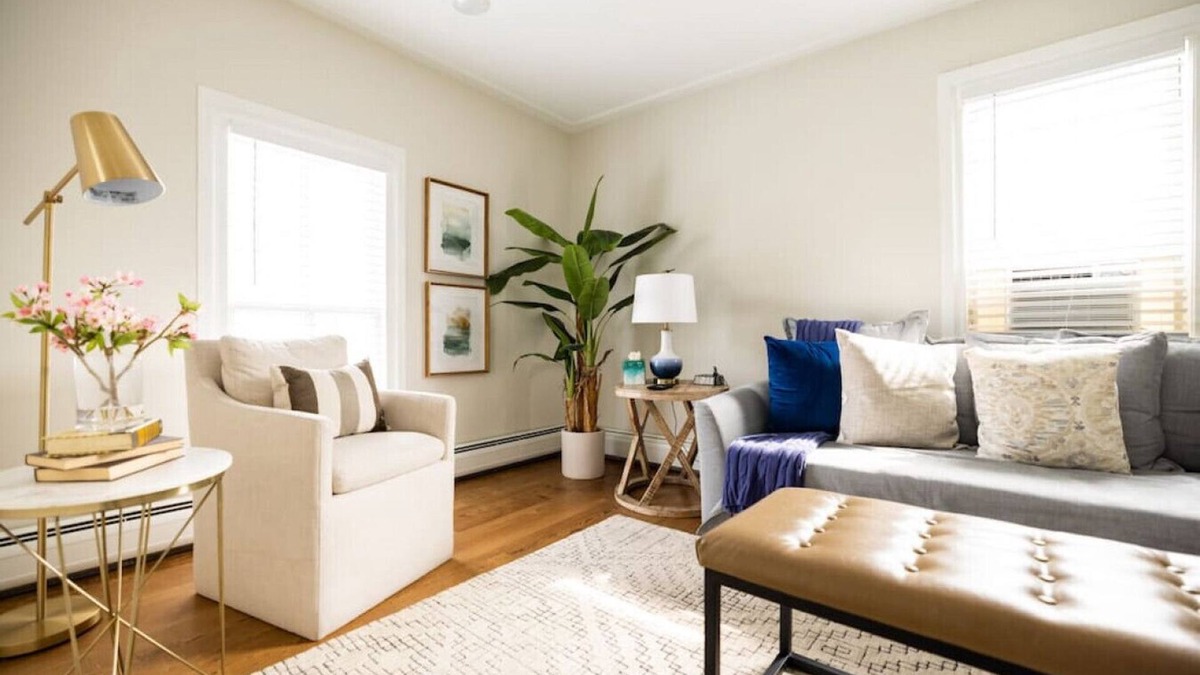 Clarkston Condo | Parsonage Suite - Millpond Inn