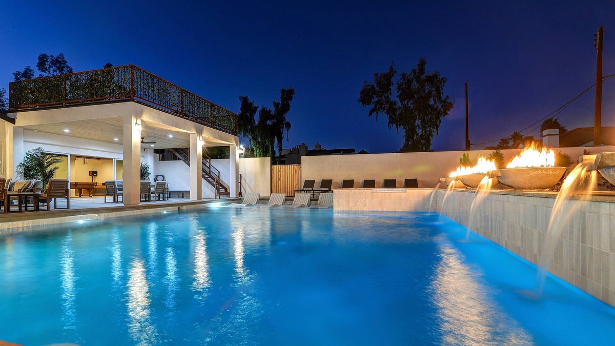 Center Court House | PARSONS VILLAS - Old Town Scottsdale WILD WEST ESTATE - 7BR, Pool, Spa, Golf, Bocce!
